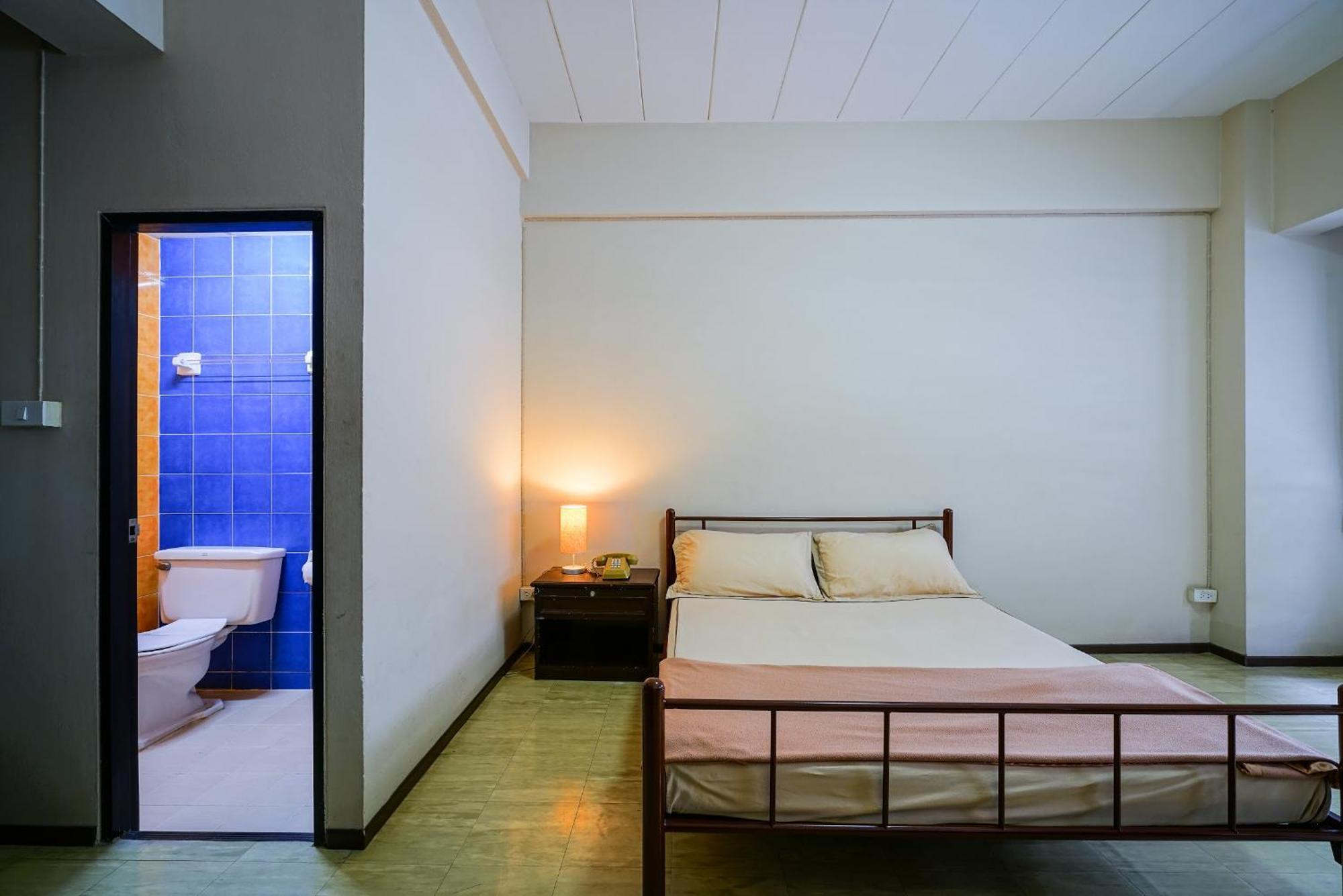 Khách sạn Petch Tower Ekkamai Bangkok